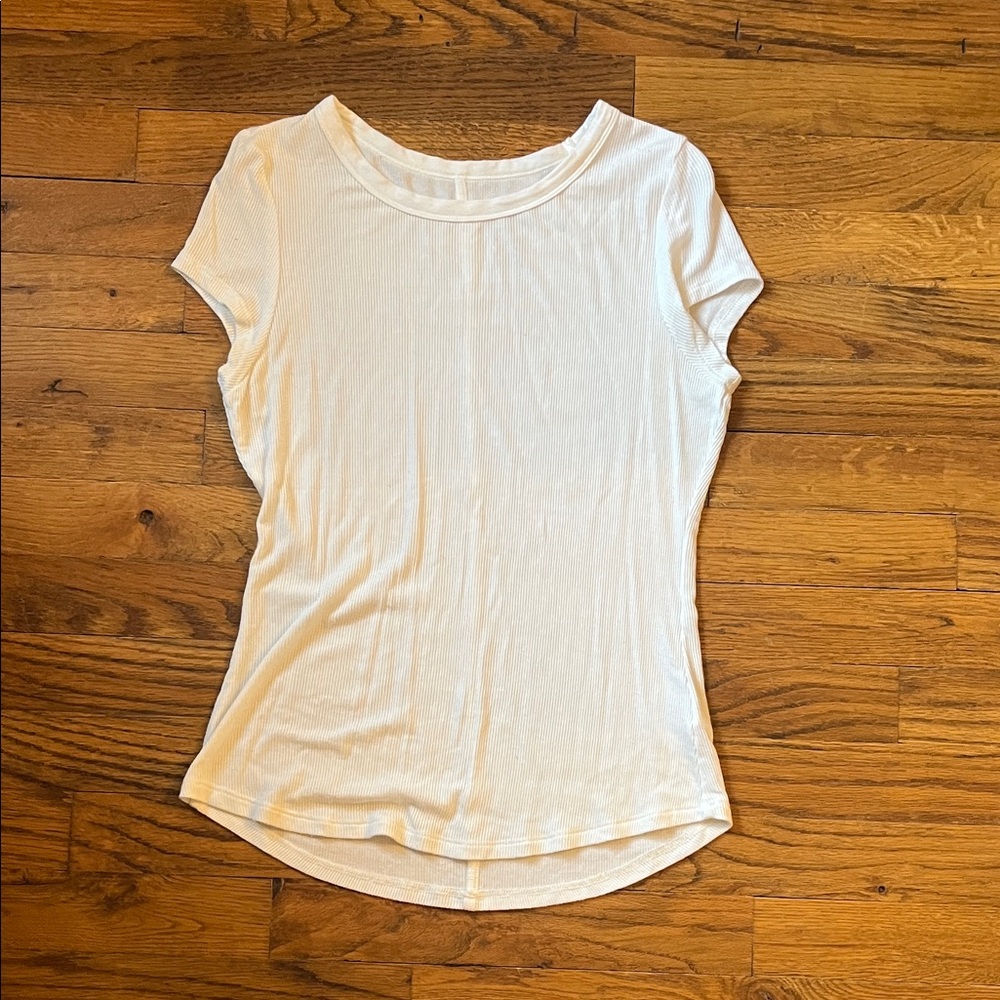 American Eagle Outfitters Cream Short Sleeve Tee